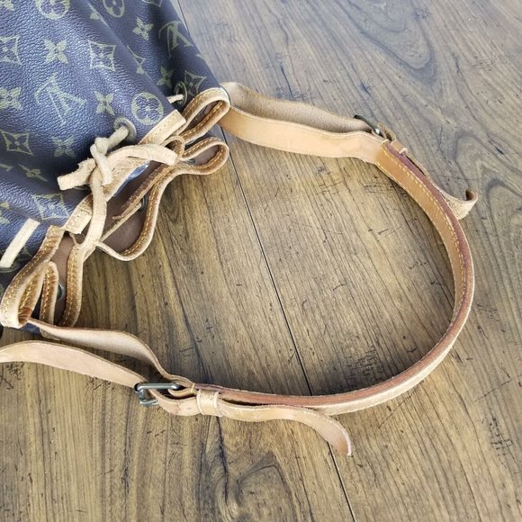 Louis Vuitton Monogram Noe Shoulder Bag - Picture 8 of 14